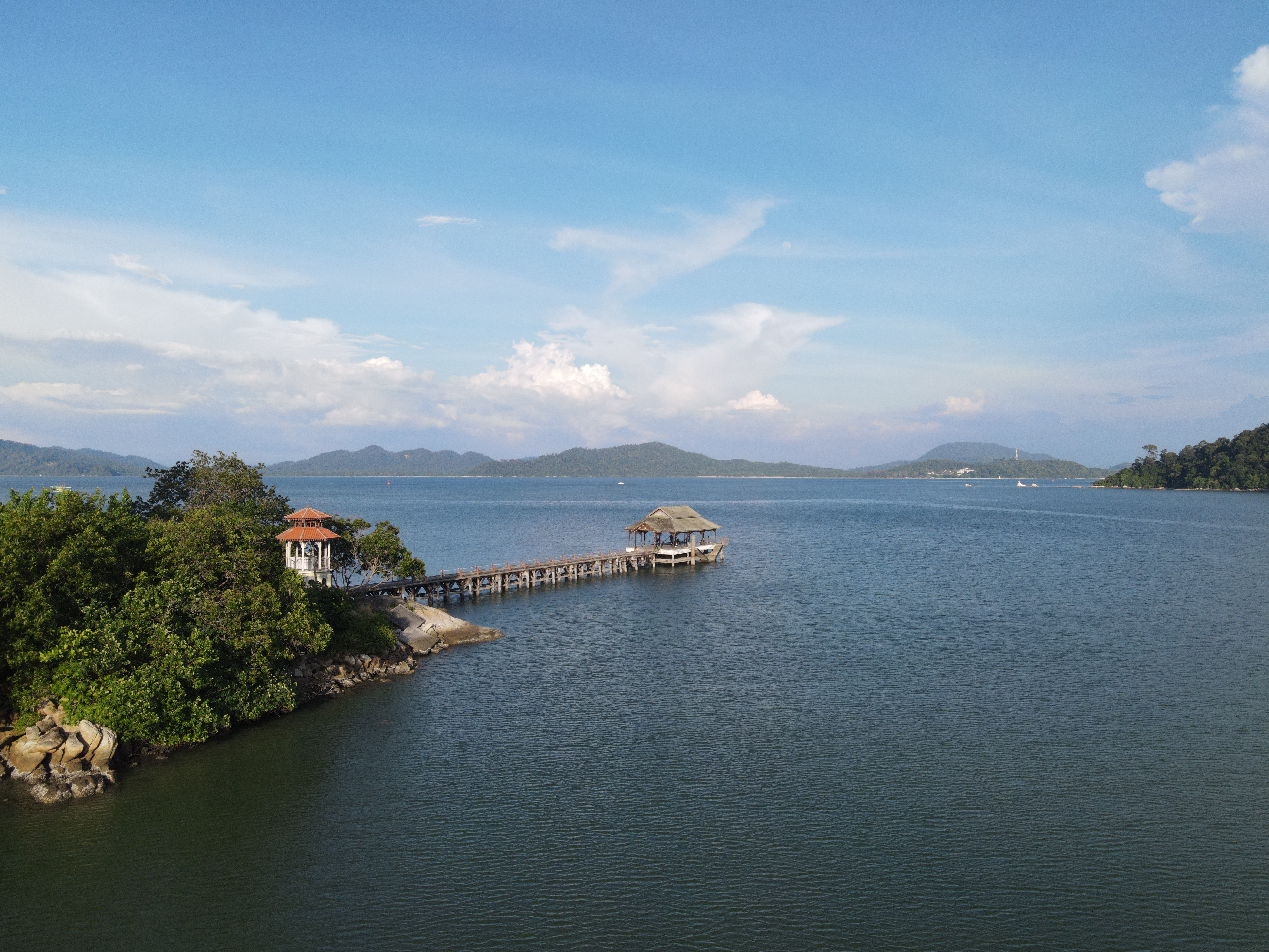 Menjelajahi Pulau Kadidiri Togean: Surga Tersembunyi di Sulawesi Tengah untuk Diving dan Pantai