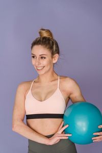 Coach holding an exercise ball — Marta Wave on Pexels