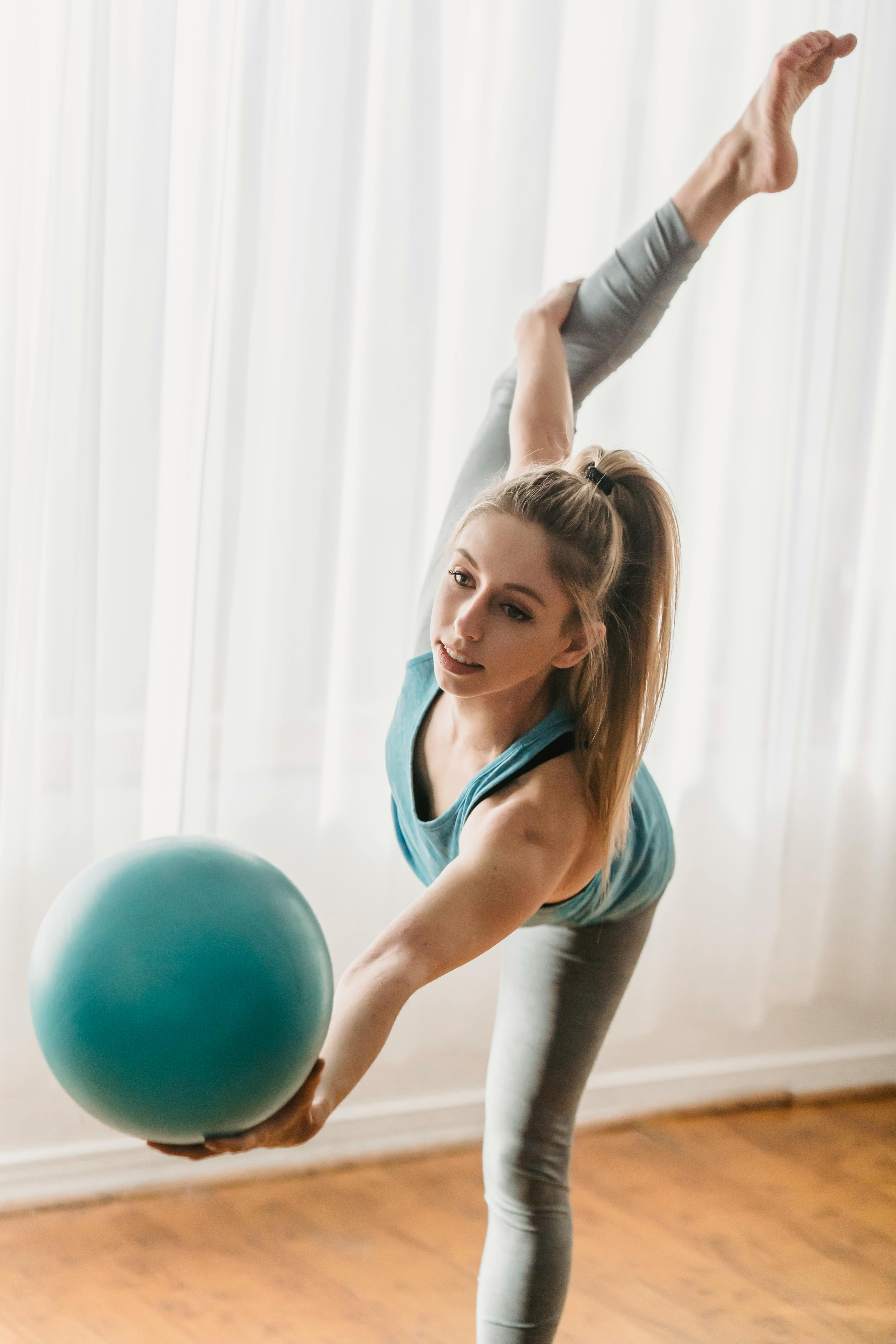 19 Best Stability Ball Exercises For A Full-Body Workout