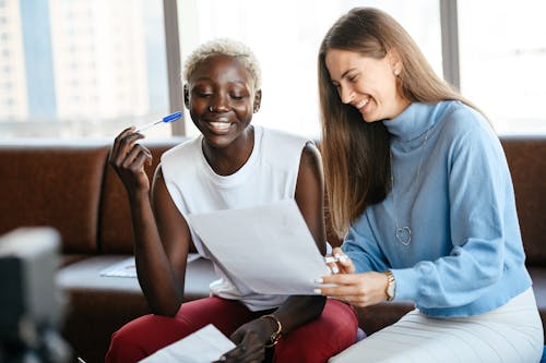 Gratis lagerfoto af afroamerikansk kvinde, afslappet, arbejde