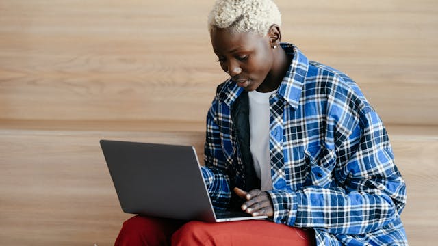 Large-Format Prints: What Sizes Actually Work for Roadside Ads