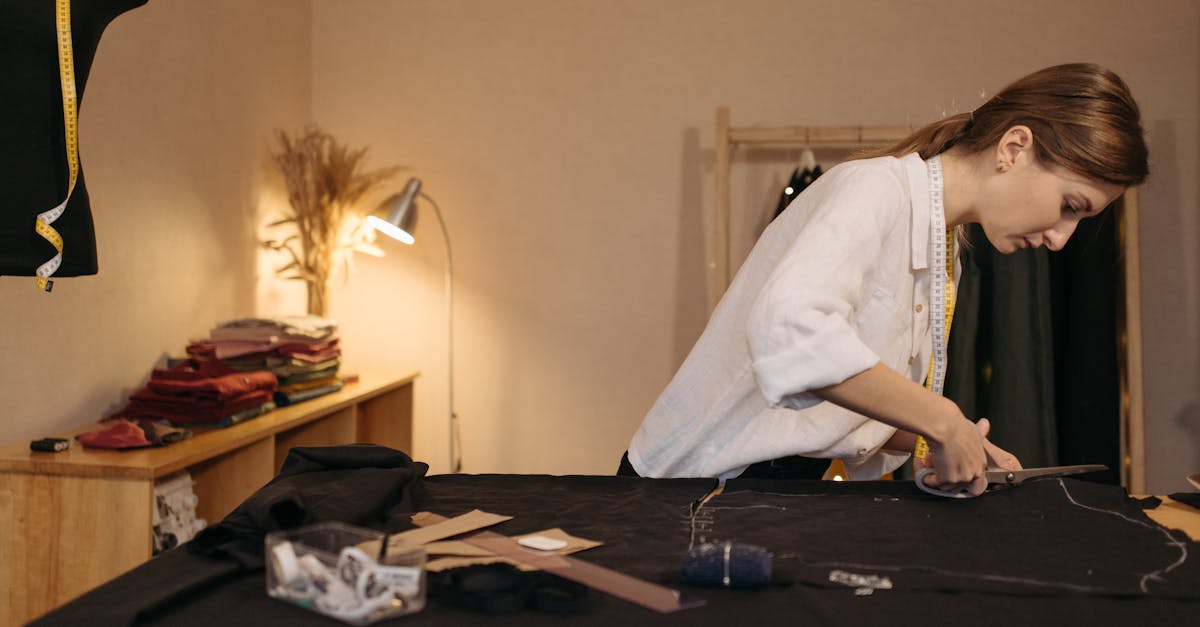How to use thinning scissors on fringe