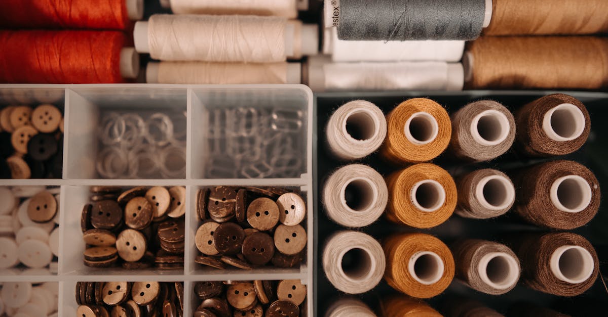 How does a sewing machine bobbin work