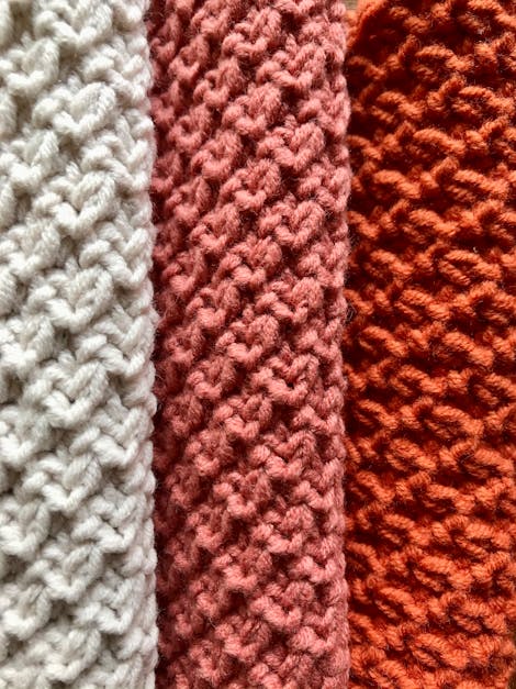 How to do purl stitch knitting