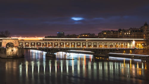 Gratis lagerfoto af bro, lys, nattetid