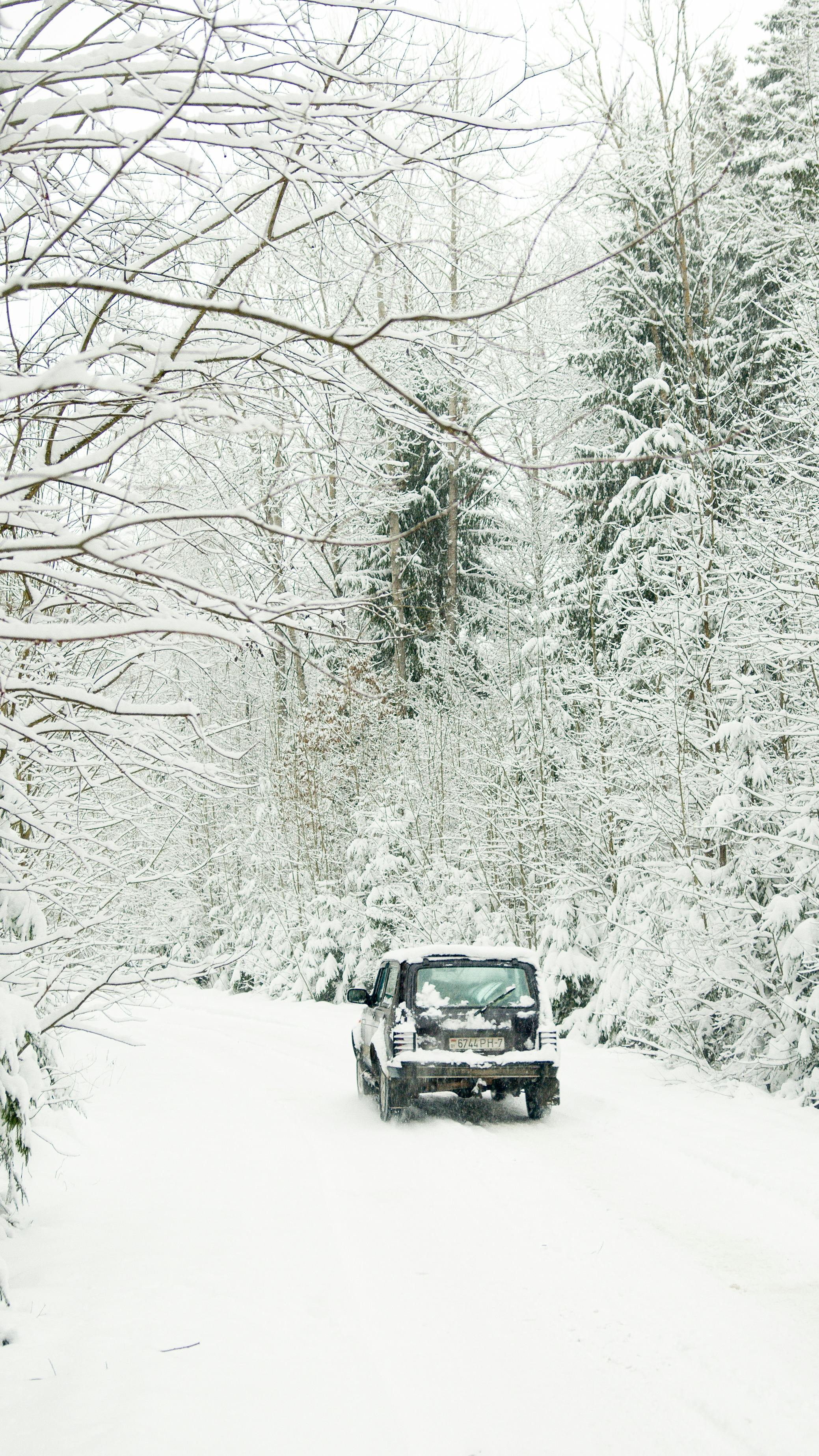 Driving in Winter Weather: Tips for Safe and Prepared Travel