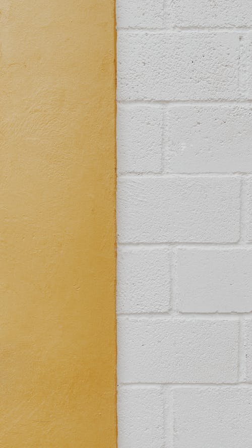 Free Yellow and White Painted Wall Stock Photo