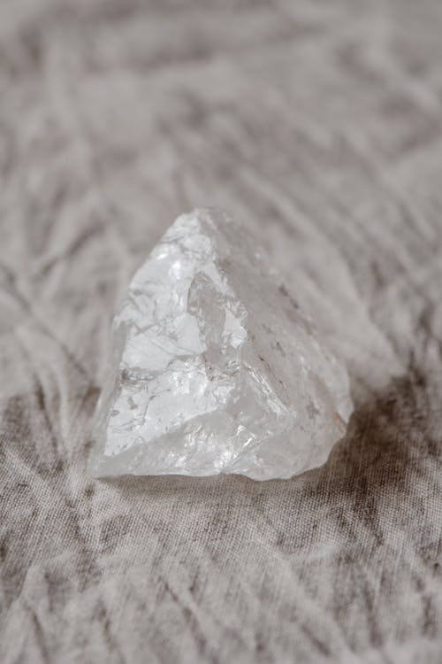 Free A White Crystal with Rough Texture Stock Photo