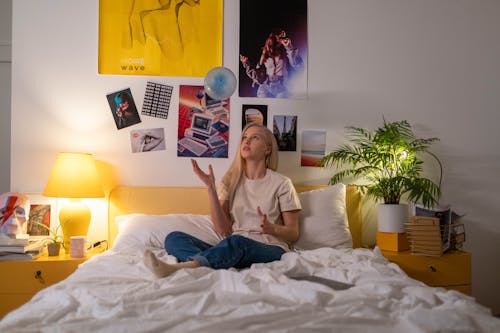 Free Teenager Throwing a Balloon Stock Photo