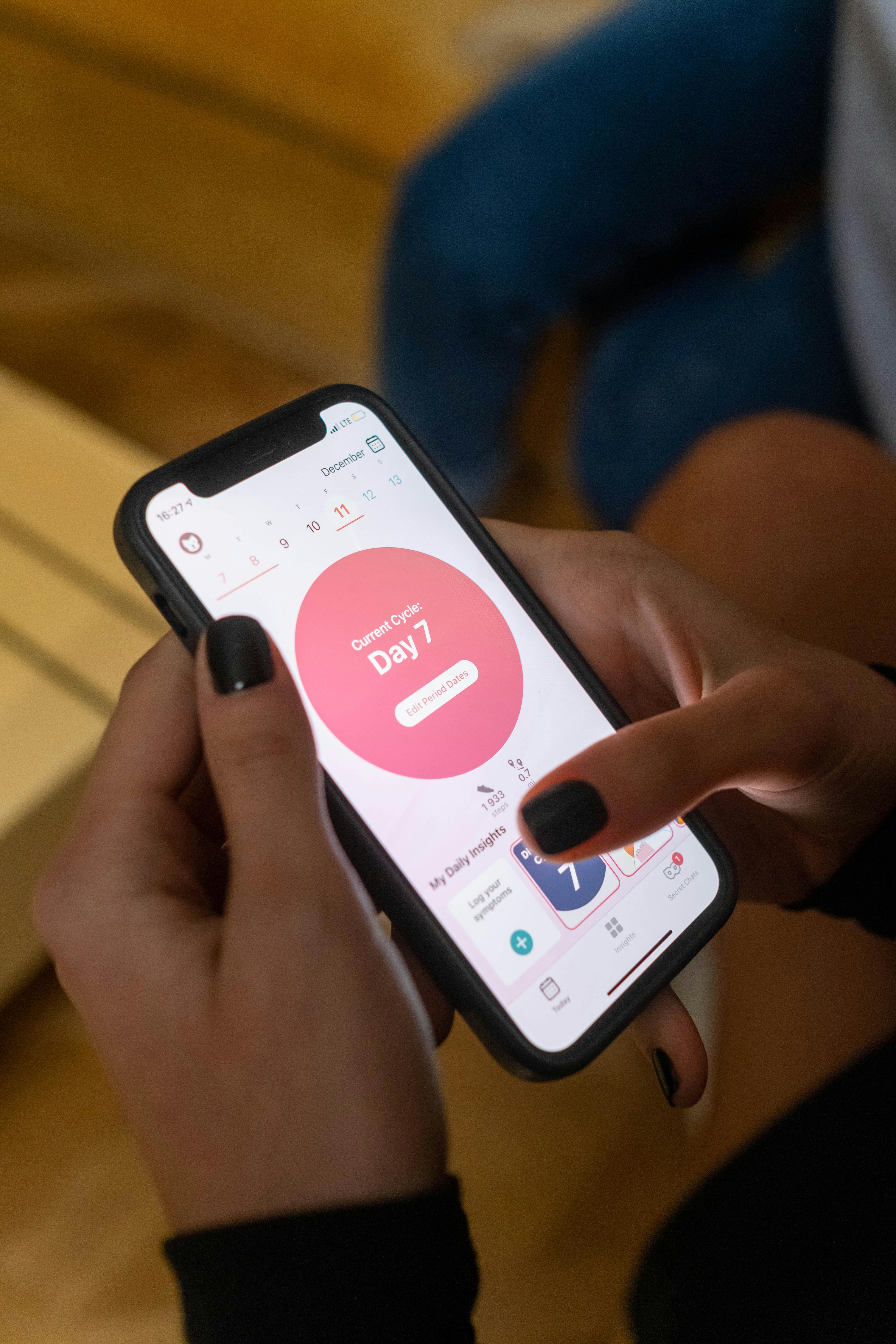 FemTech 2026: Clue, Maven e Tia — A Revolução da Saúde Feminina Finalmente Tem Preços Acessíveis
