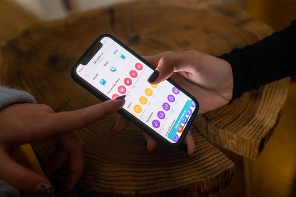 Melhores Apps de Saúde Feminina 2026: Clue vs Flo vs Natural Cycles