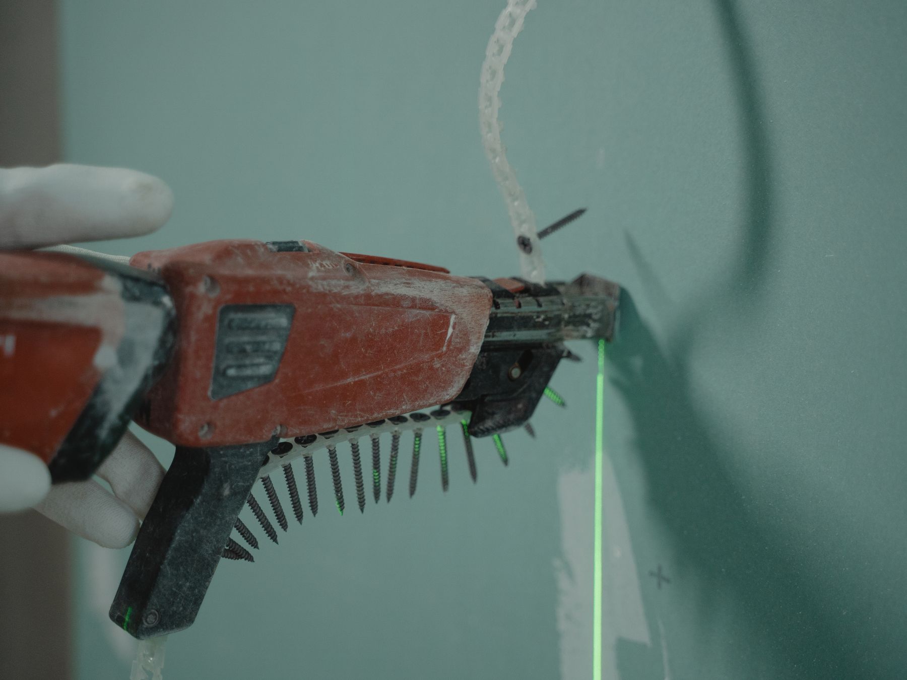 Painters and Decorators in Yiewsley — dust sheets down and the room fully protected