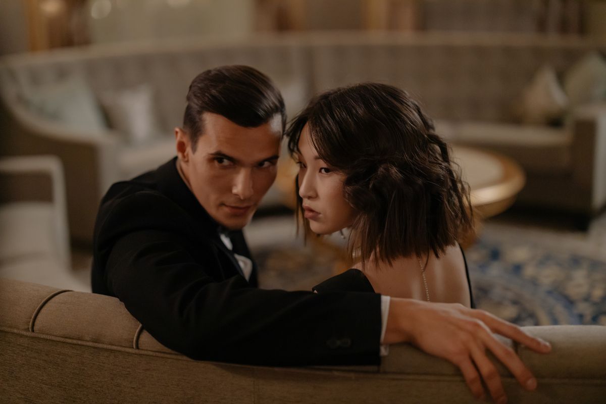 How to Flirt: 30 Techniques That Actually Work (According to Science)