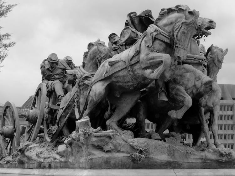 Grayscale Photography Of Ulysses Grant Memorial