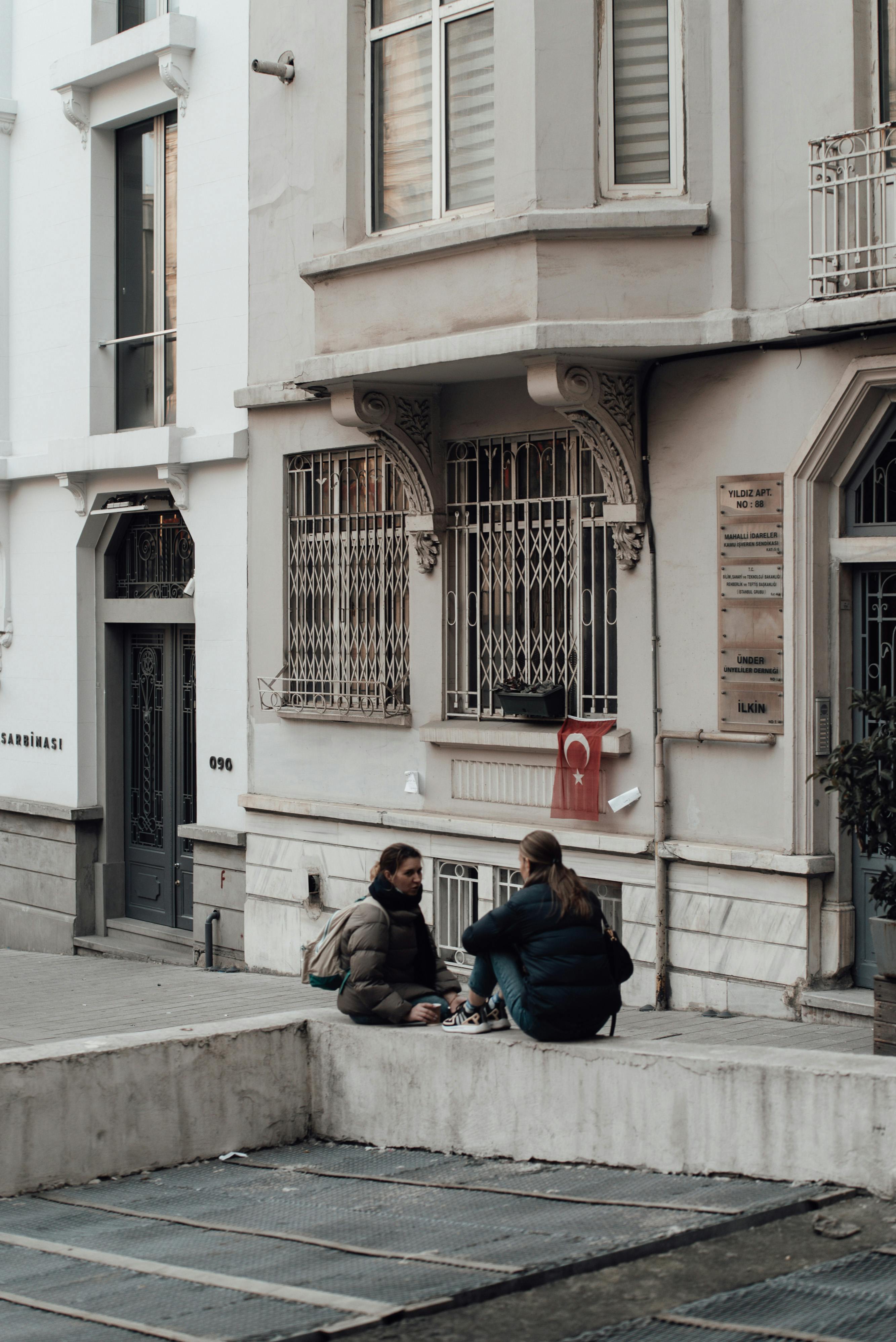 What is a purple flag in relationship?