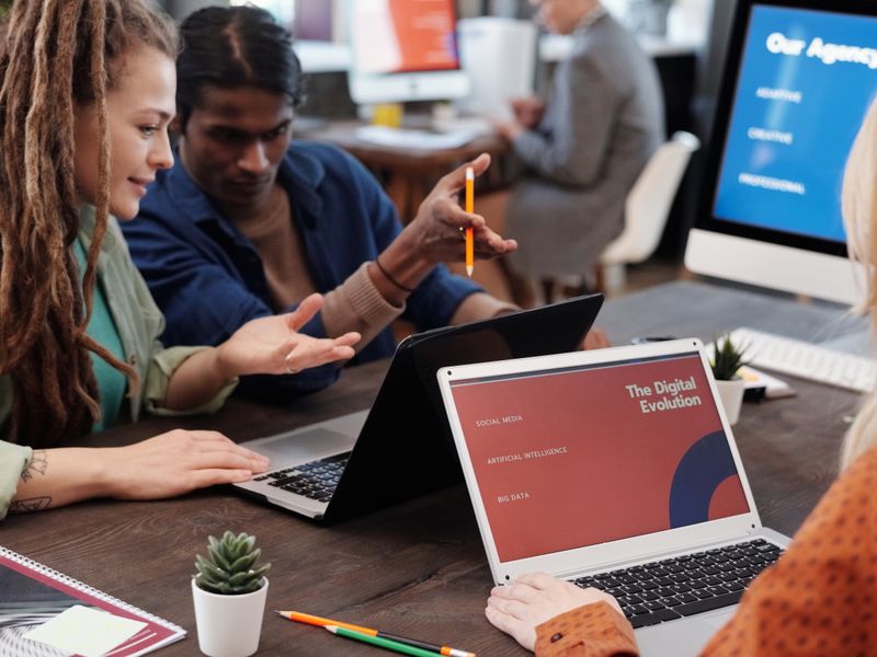 pexels-photo-6476256 IA en entreprise : Guide d'adoption 2025 et conseils d'experts