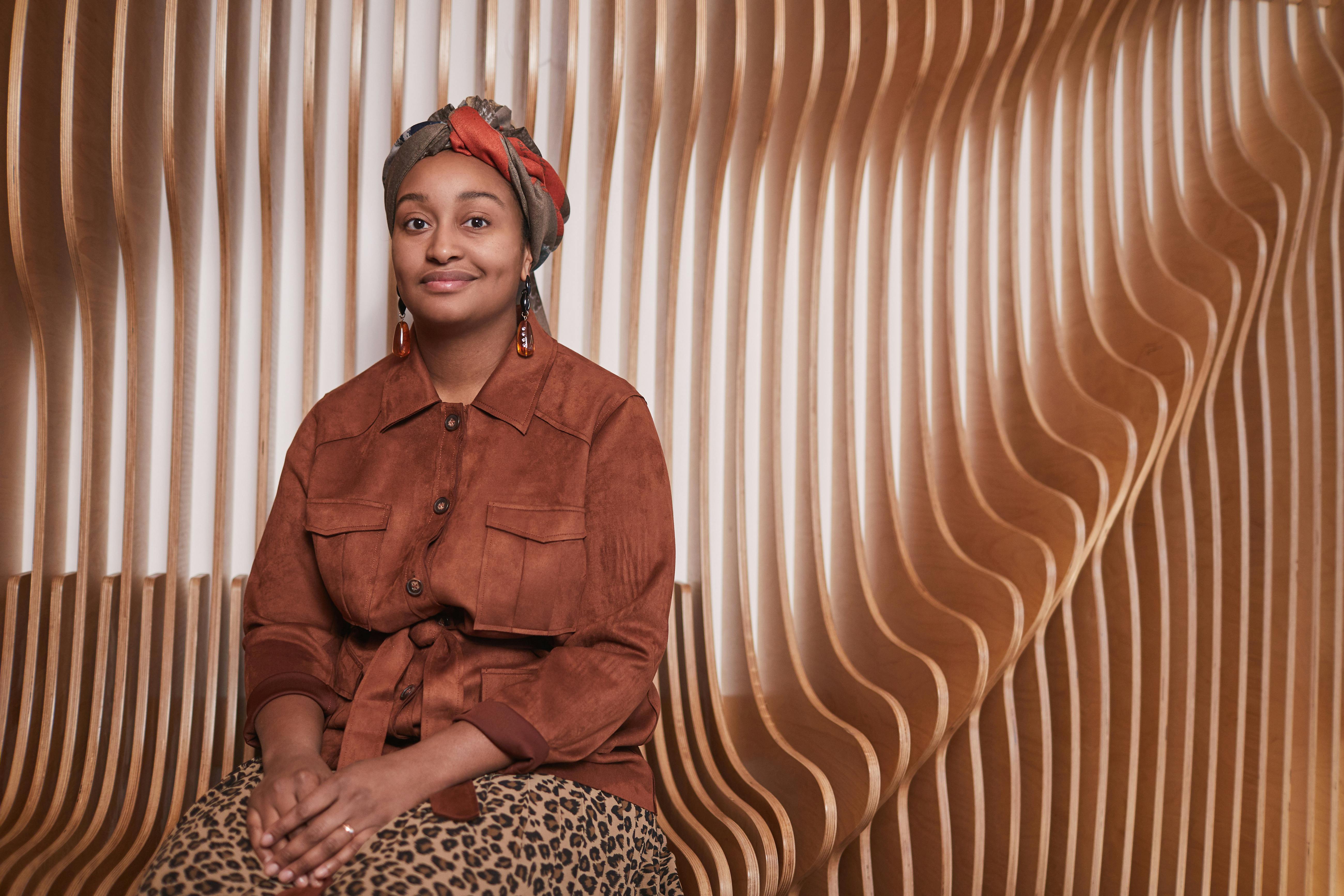 Gratis Fotos de stock gratuitas de adentro, afroamericano, atuendo Foto de stock