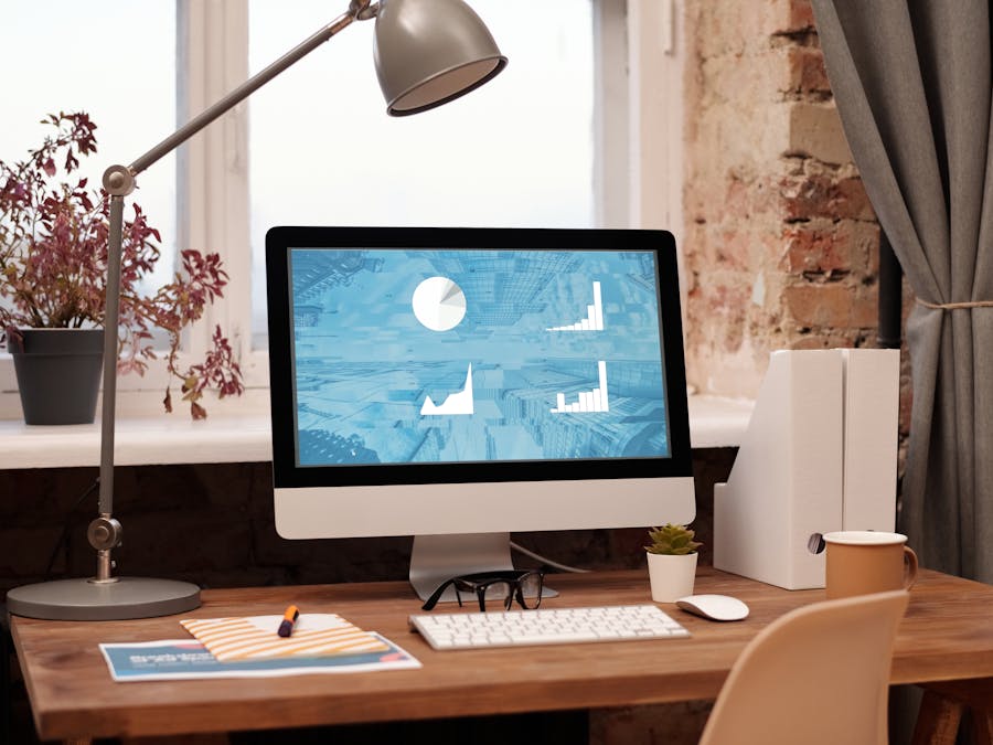 What are the benefits of a marketing degree?