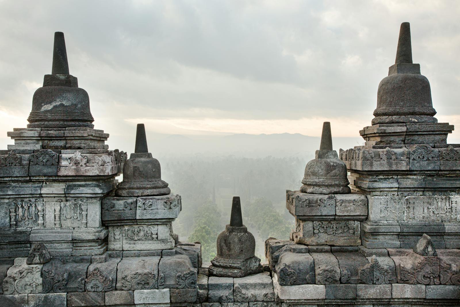 10 Tempat Wisata Terpopuler - candi borobudur

