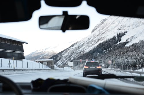 Foto stok gratis di dalam mobil, dingin, gunung