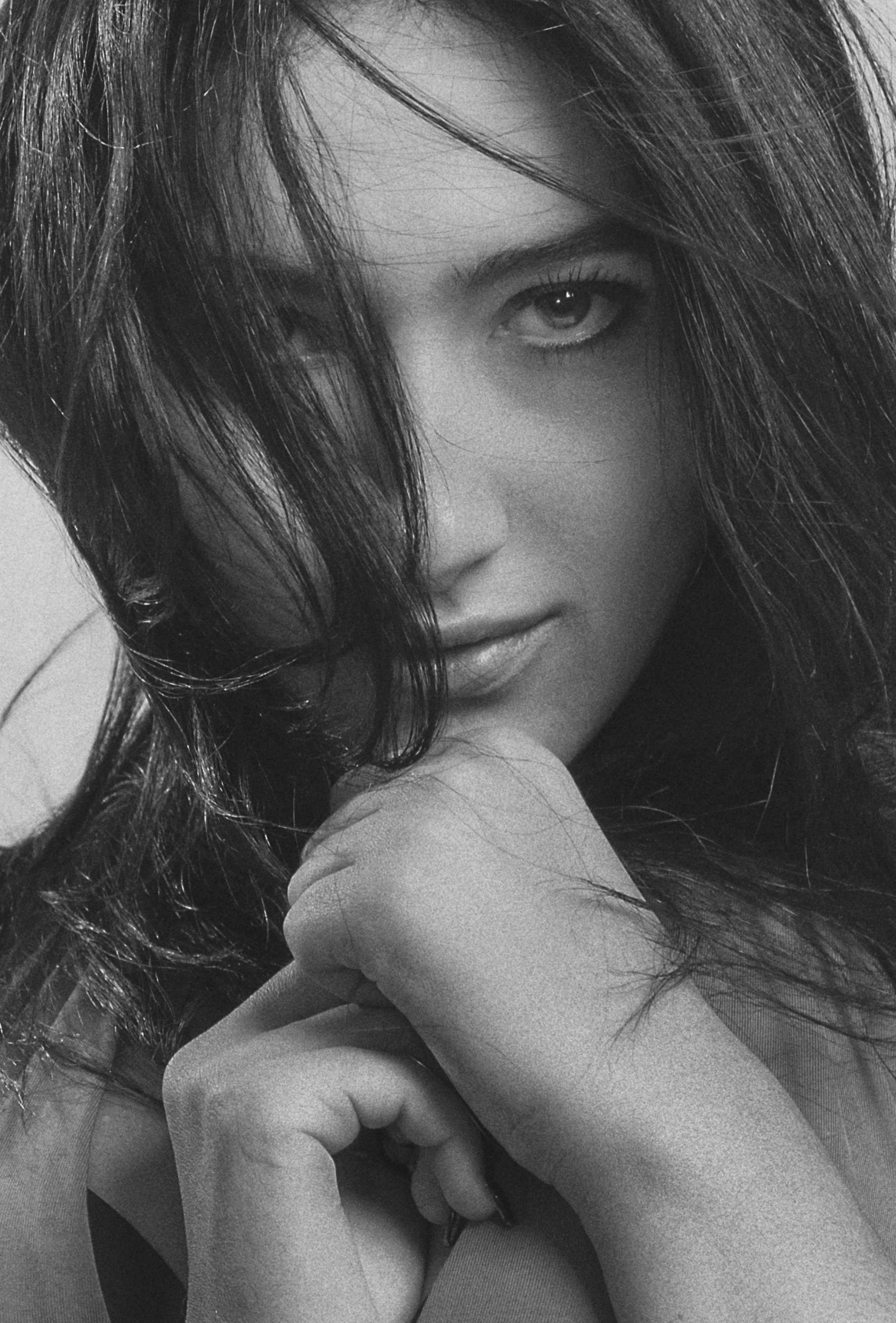 What does a hazel eye look like?