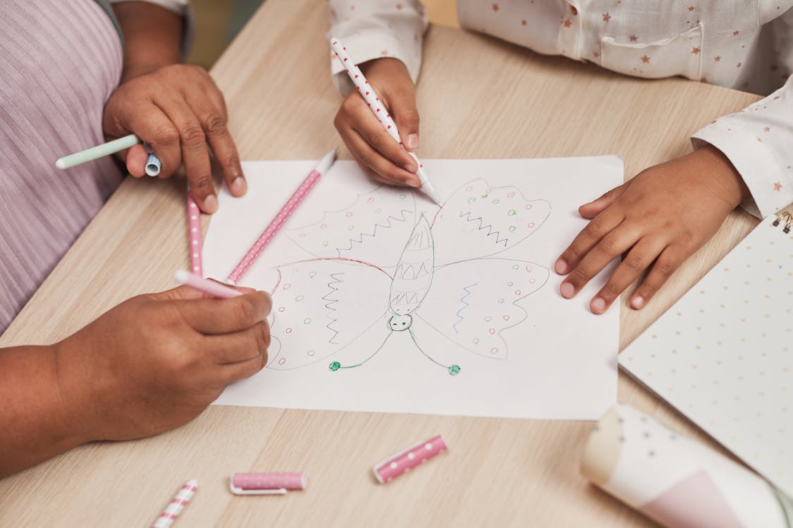 Kids Drawing a Picture 