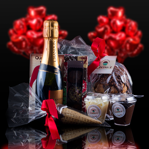 Luxurious gift hamper with flowers