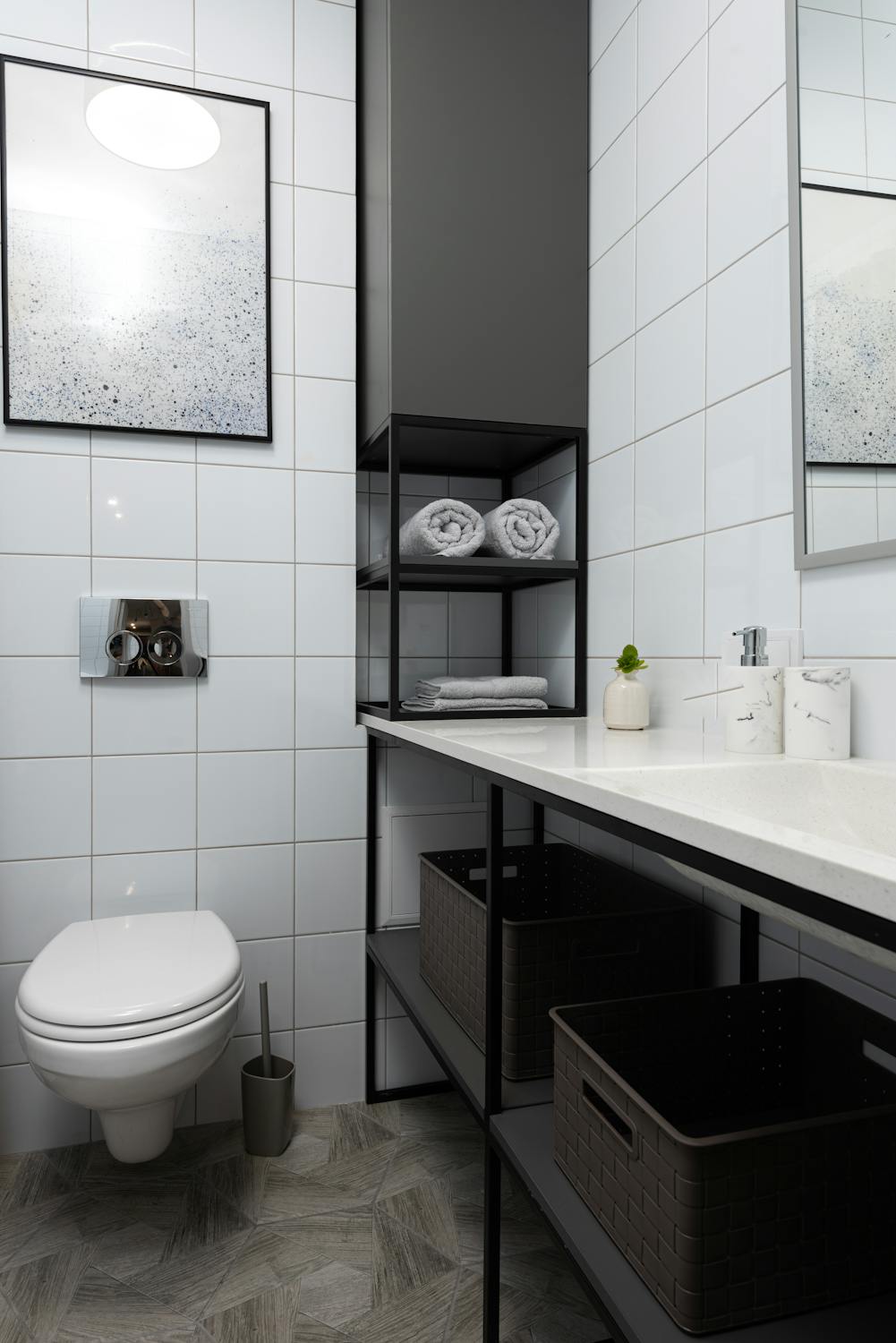 6 black and white bathroom decor ideas for minimalist lovers 8 Monochromatic bathroom with white, grey and black color