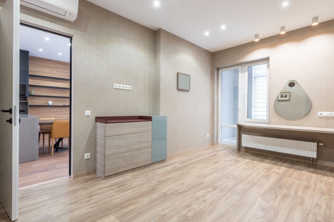 Minimalist design of room with cupboard · Free Stock Photo