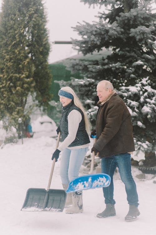 Fotobanka s bezplatnými fotkami na tému dvojica, lopaty, muž