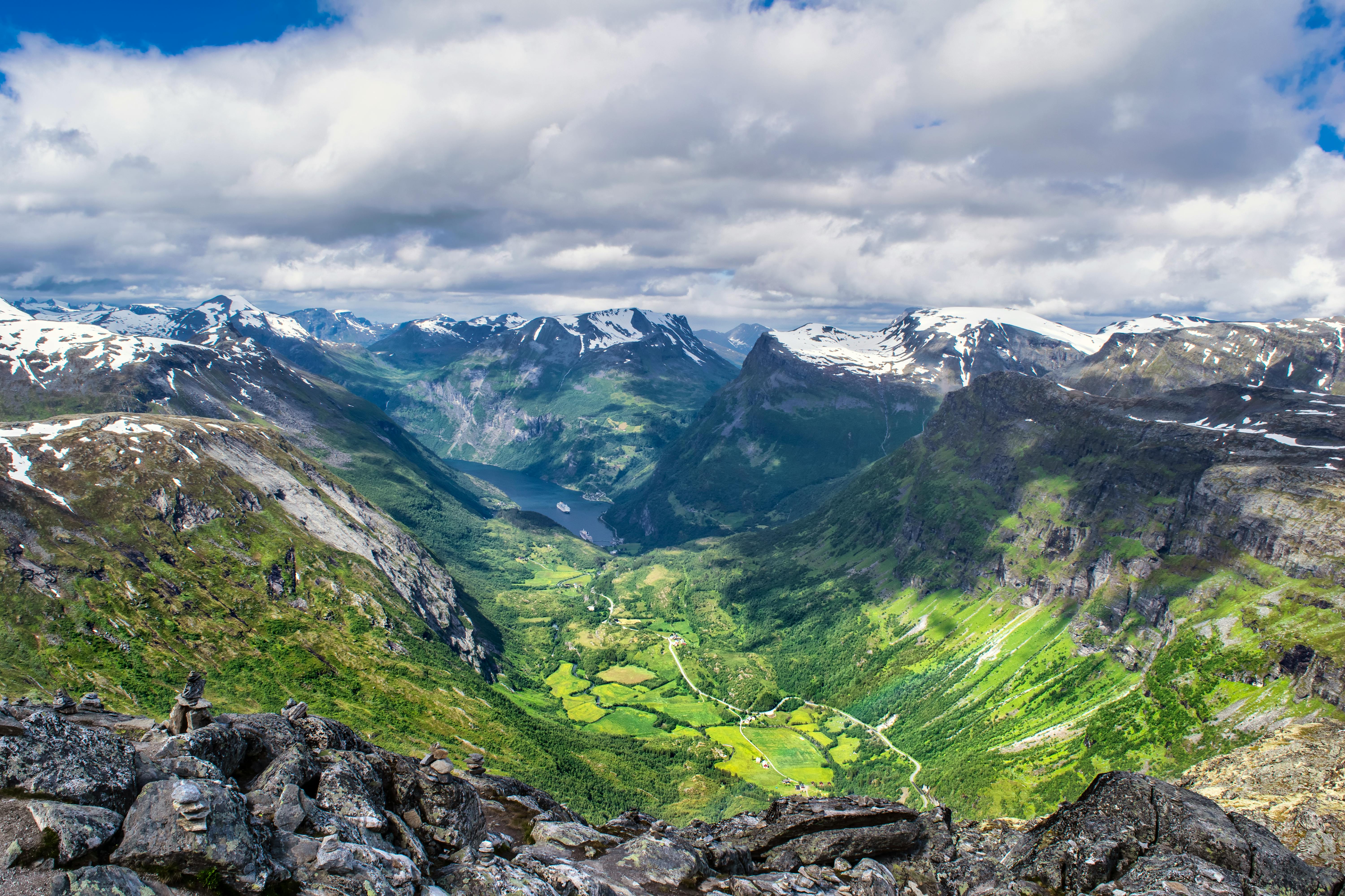 Mountain Landscape in Summer · Free Stock Photo