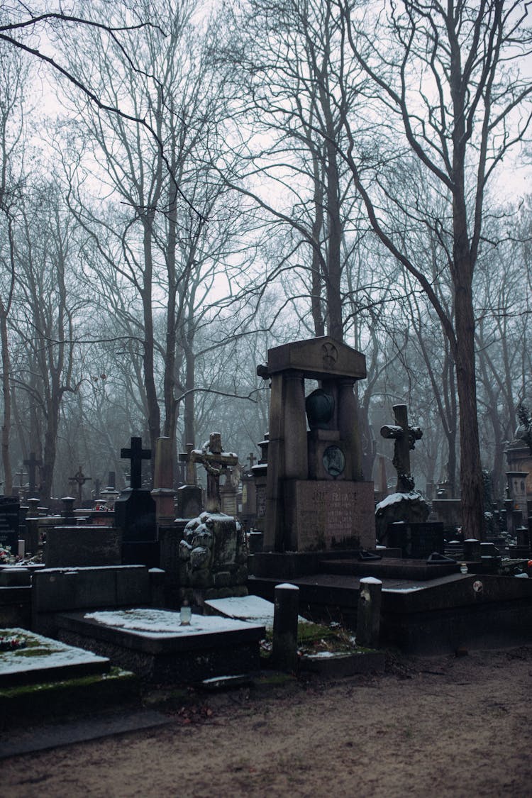 Sculpture On The Tombstones