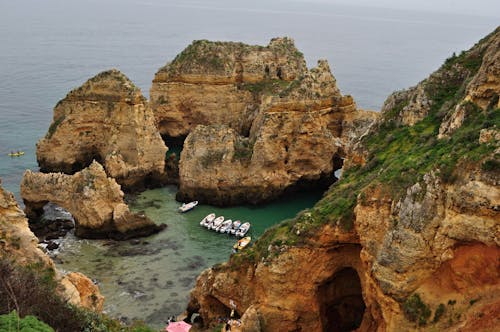 Foto d'estoc gratuïta de a l'aire lliure, aigua, barques