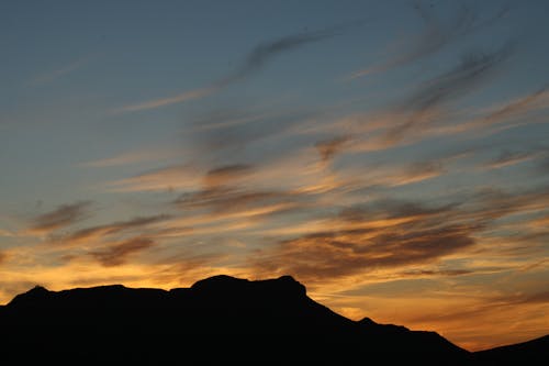 Foto profissional grátis de alvorecer, cair da noite, montanha