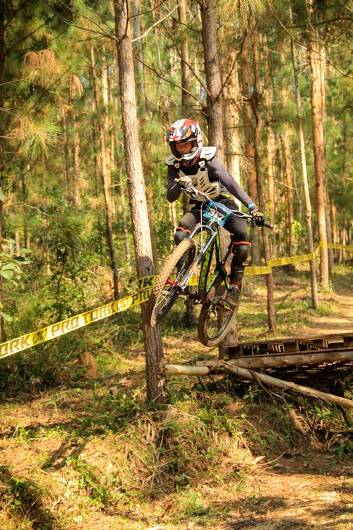 Základová fotografie zdarma na téma biker, cyklista, jízda