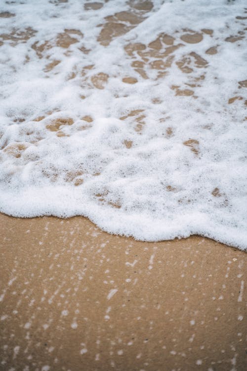 垂直拍摄, 波浪撞擊, 海灘 的 免费素材图片