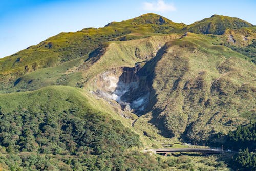 Photo of a Green Mountain