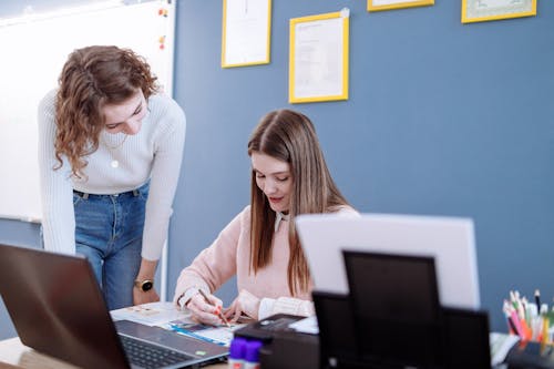 Foto d'estoc gratuïta de aprenent, classe, coneixement