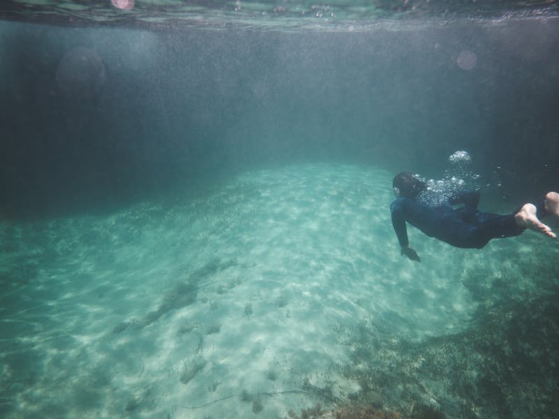 Lumière Mystérieuse Détectée au Fond de l'Océan : Quelle Découverte !