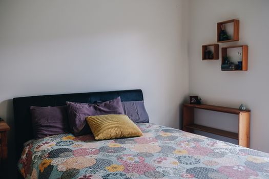 Evimdeki boş oda için sessiz ve saygılı kiracı arıyorum