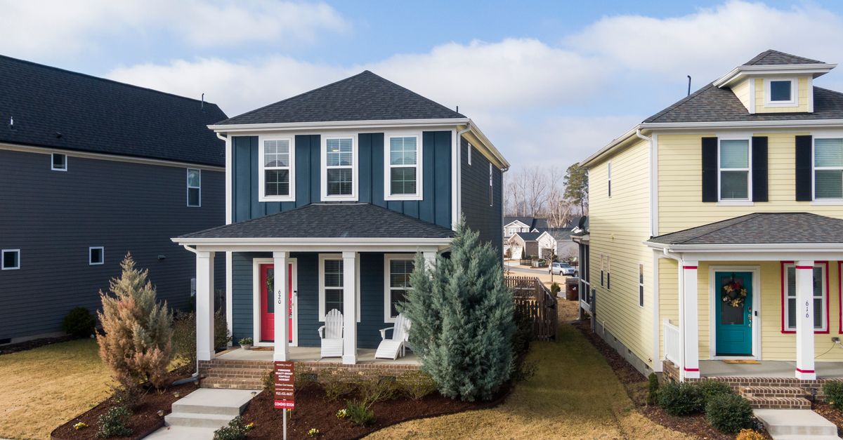 Beautiful family homes in a peaceful Wendell, NC neighborhood on a sunny day.