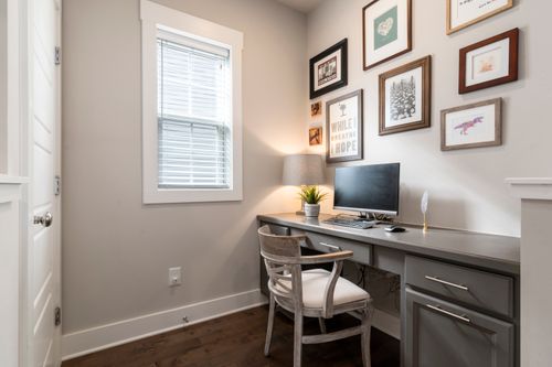 Free Sleek home office showcasing contemporary furniture and decor, perfect for productivity. Stock Photo