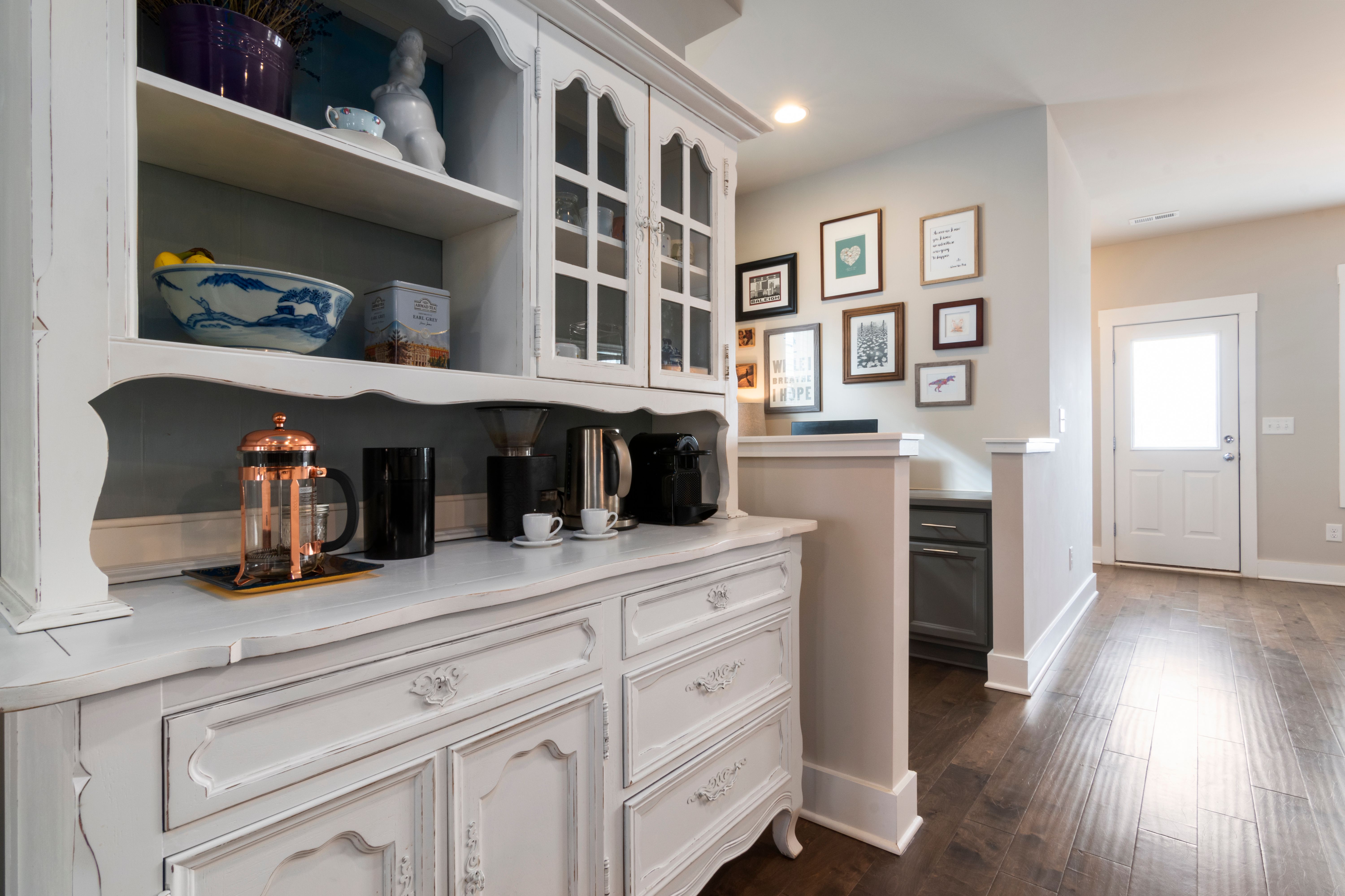 Contemporary Cabinets in Fieldsboro, New Jersey - How to Achieve Modern Kitchen Aesthetic in Fieldsboro, New Jersey?