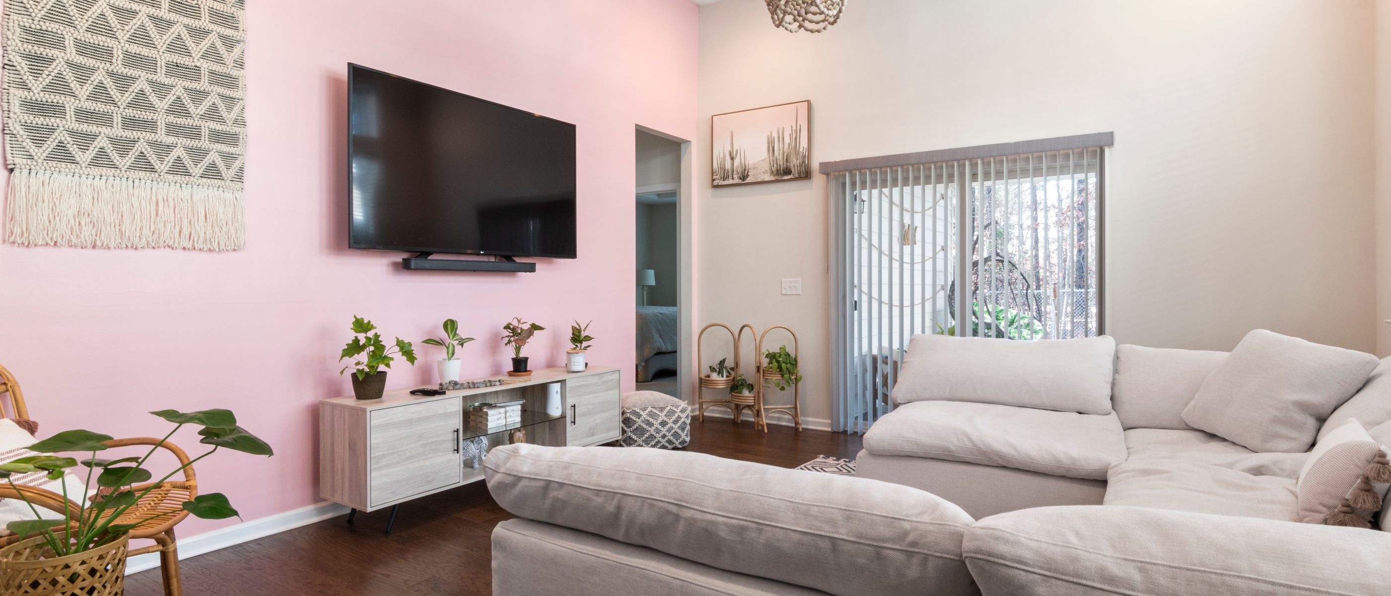 House Painting in Elephant and Castle — surfaces prepped and cut in by hand