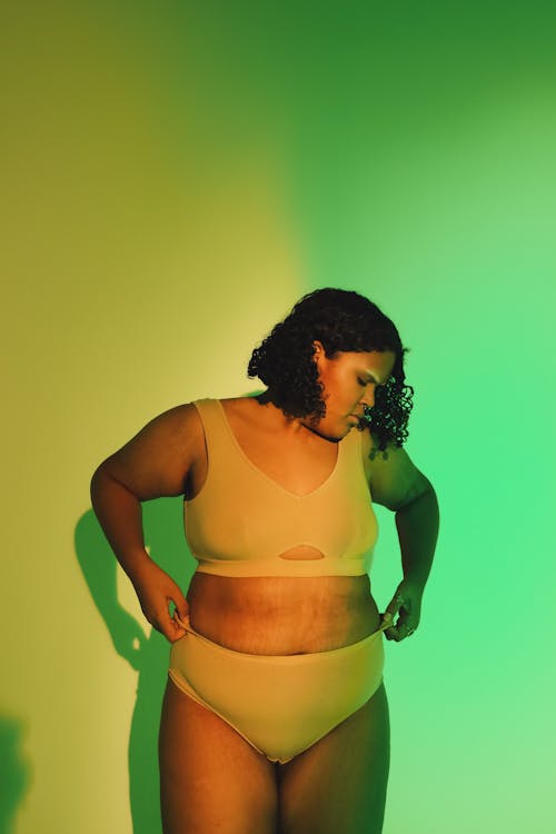 Ücretsiz afrikalı-amerikalı kadın, bakmak, büyük beden içeren Ücretsiz stok fotoğraf Stok Fotoğraflar