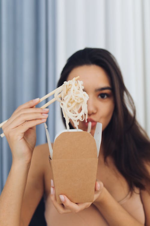 Gratis stockfoto met chopsticks, detailopname, dineren