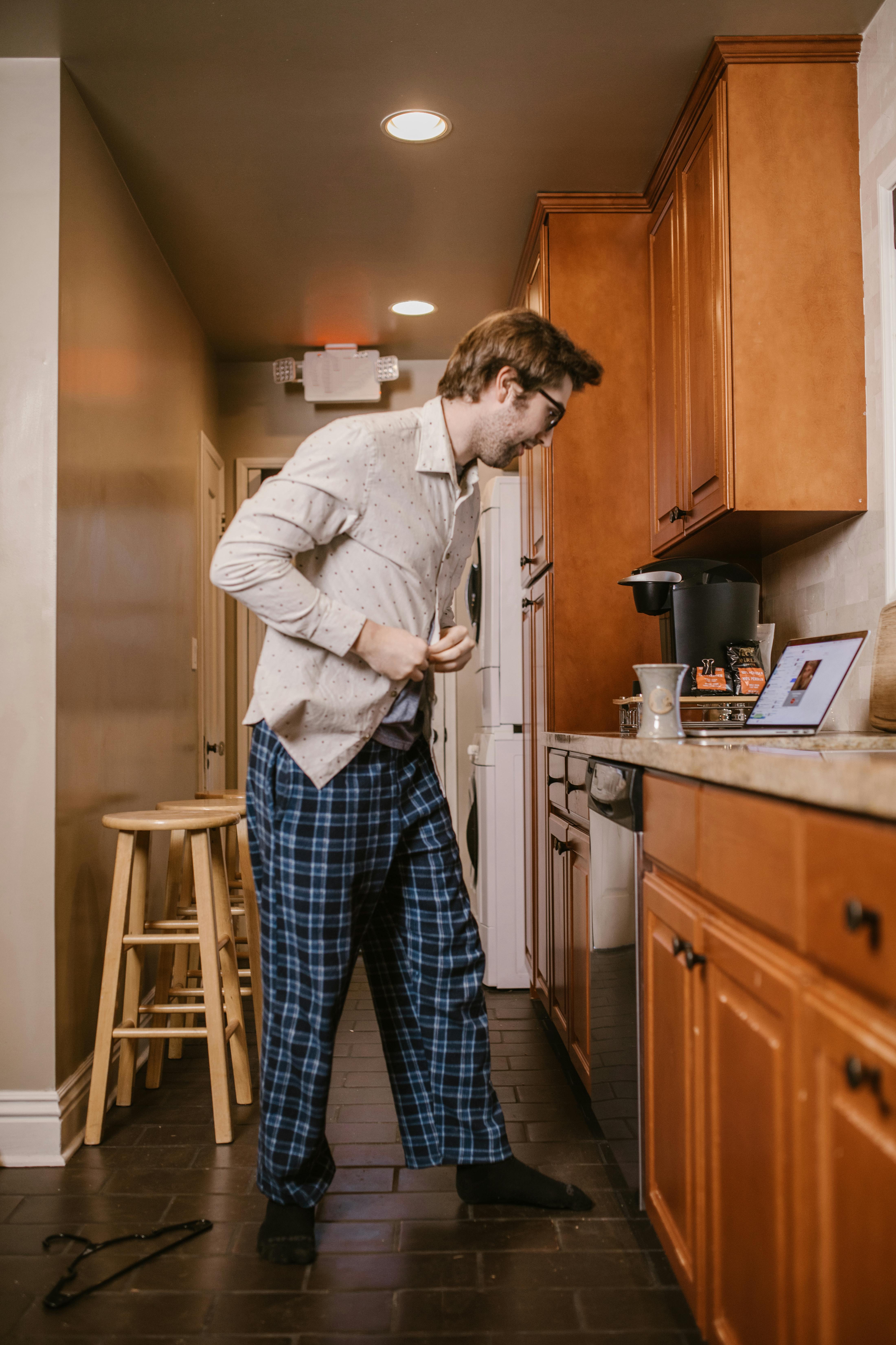 Why do people bet online?