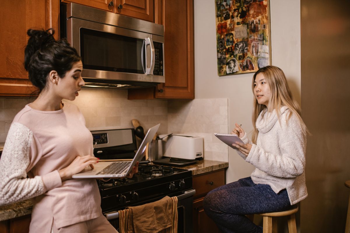 student moves in Ollerton — Student Moves in Ollerton — the working end of the job