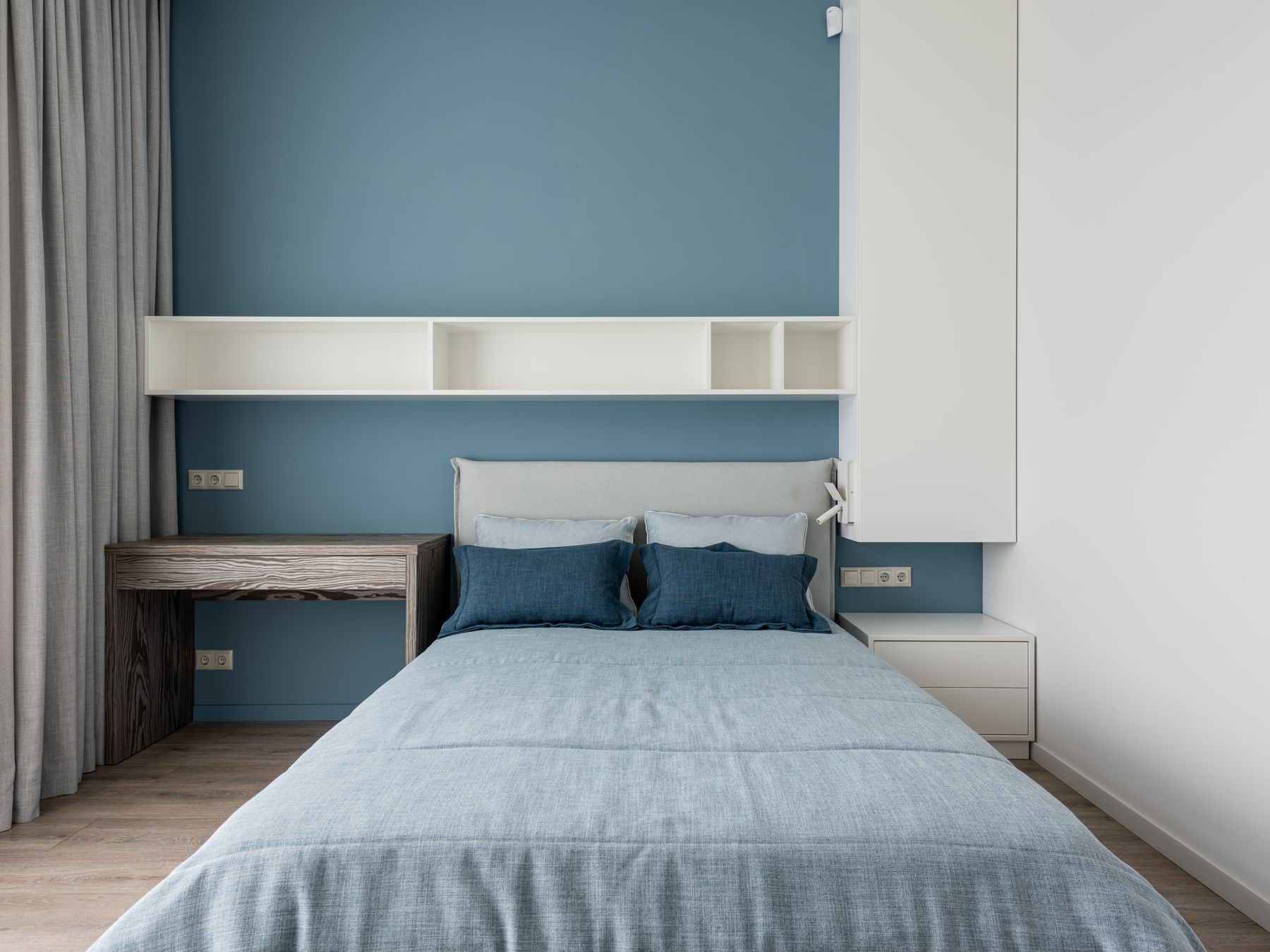 Worle — professional movers carrying furniture on a house move