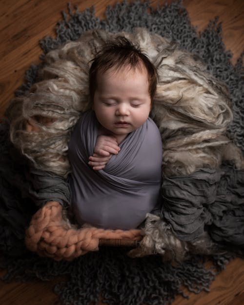 Foto profissional grátis de adorável, bebê, cativante